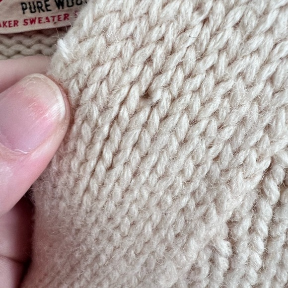 V-Neck Cream Sweater - Picture 4 of 6